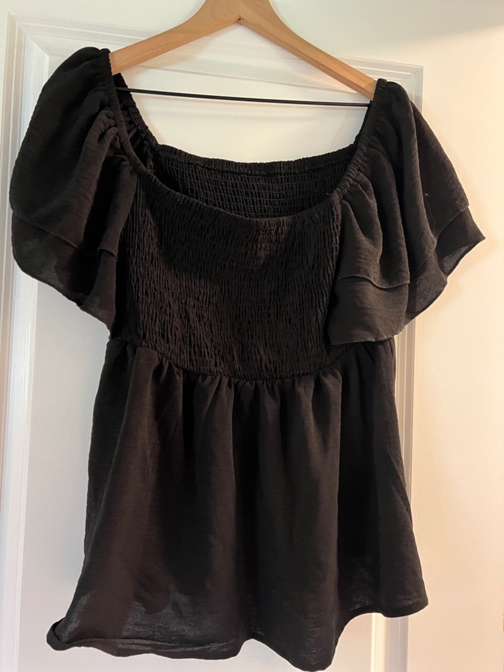 SHEIN Black Off-Shoulder Smocked Flutter Sleeve Top
